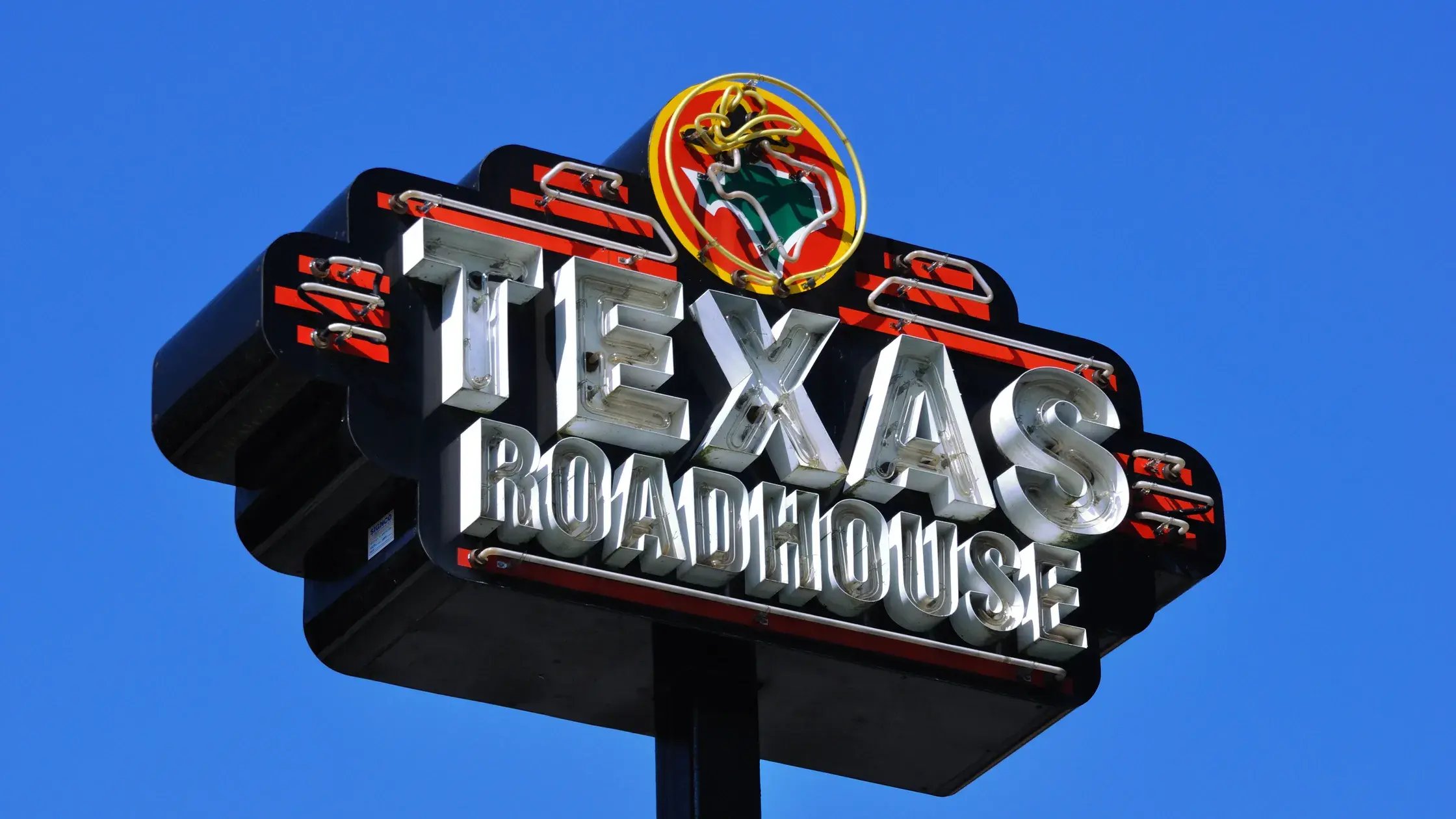 Texas roadhouse signage